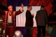 Der Magier dirigiert die Applaudierenden.jpg