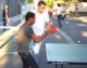 Christian Clemens beim Tischtennis mit Fluechtlingen.jpg