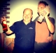 Roland und Ronald tauschen alkoholische Getraenke aus.jpg