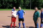 Christian und der Eicher Spielführer beim Shake Hands vor dem Anpfiff
