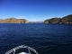 Titicacasee - Blick vom Boot zur Felsendurchfahrt.jpg