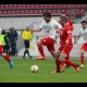 Mainz 05 und Ente Bagdad liefern sich ein Freundschaftsduell. Foto: hbz/Stefan Sämmer