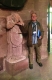 Werner mit kopfloser Statue.jpg