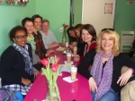 Gut gelaunte Entinnen beim Brunch
