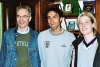 Aleppo_Fußball_Ronald und Birgit mit Nationalspieler.jpg