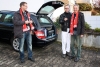 Stefan, Richard und Ronald fertig zur Fahrt zum Flughafen.jpg