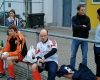 Aileen, Konstantin, Peter E, Matthias H und Frank am Spielfeldrand.jpg