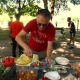 Gunther am Salatbuffet.jpg