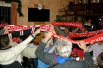 Bei der Weihnachtsfeier 2008 werden die Entenschals gehisst und „You’ll never watschel alone” gesungen