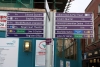Liverpool – zahlreiche Wegweiser zu den Sehenswürdigkeiten.jpg