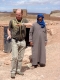 Weg nach Ouarzazate – Dirk hat einen Haendler und eine Schlange am Hals.jpg