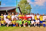 Foto beider Mannschaften vor dem Spiel